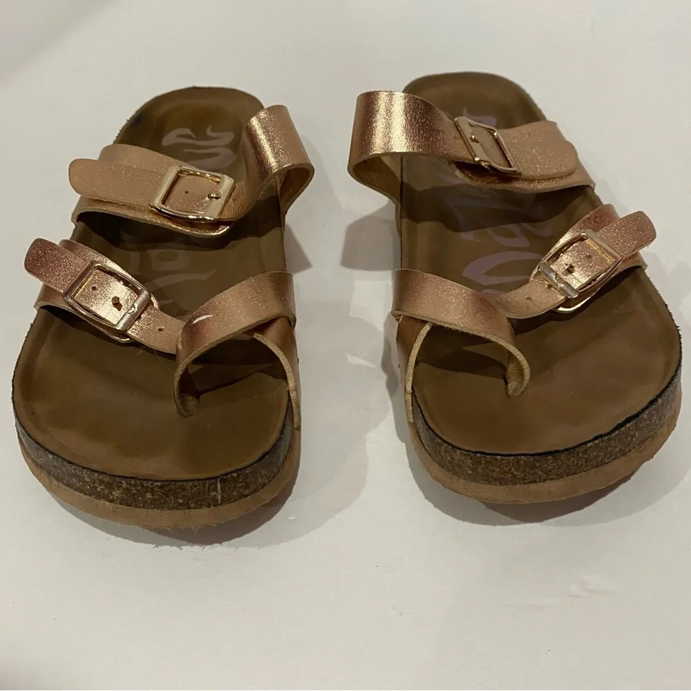 TARGET Women’s Adjustable Flat Footbed Slip-On Slide Thong Sandal - gold, size 6 - Picture 3 of 8